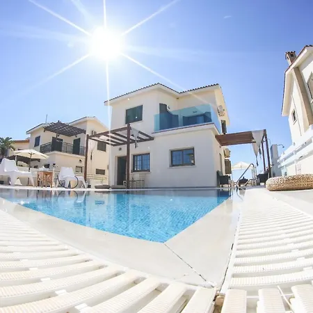 Alexandra Villa *
